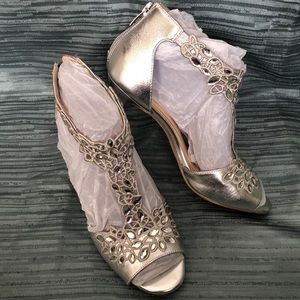 *Like New* Alex Marie Silver Formal Heels w/ Gems